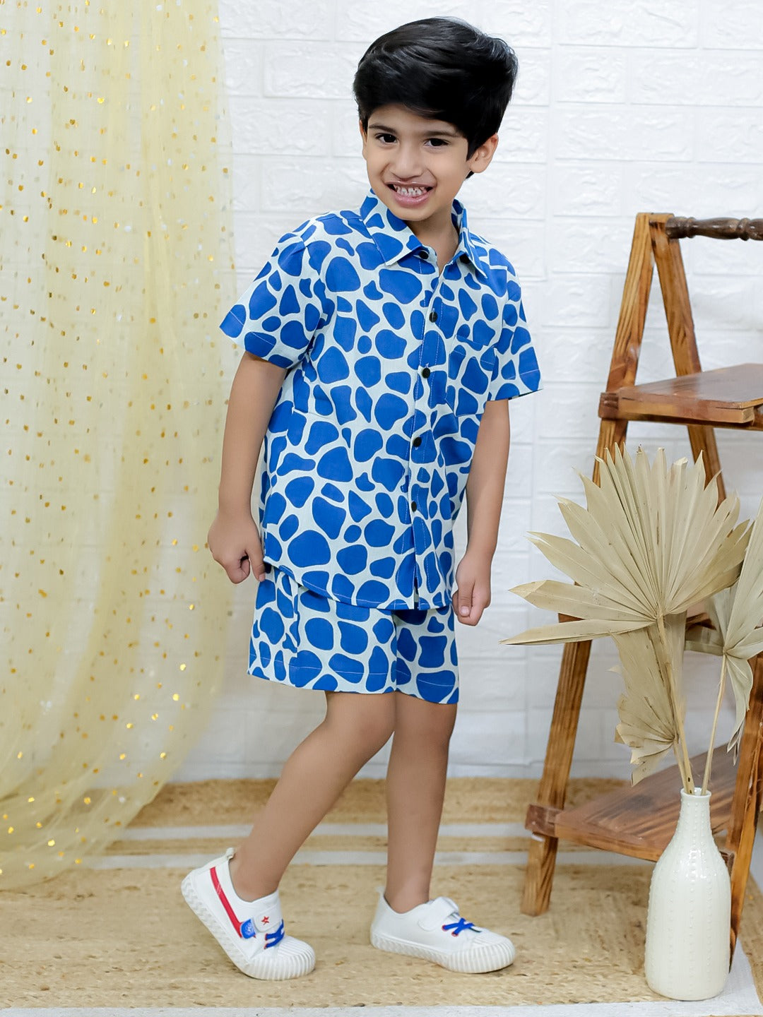 Unbind Cool Cub Club – Boys' Giraffe Print Co-Ord Set