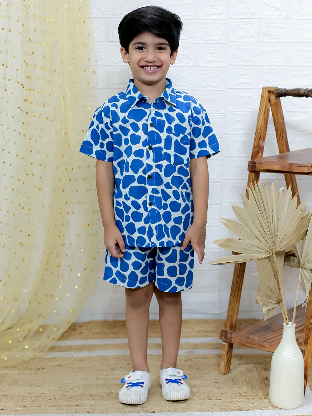 Unbind Cool Cub Club – Boys' Giraffe Print Co-Ord Set