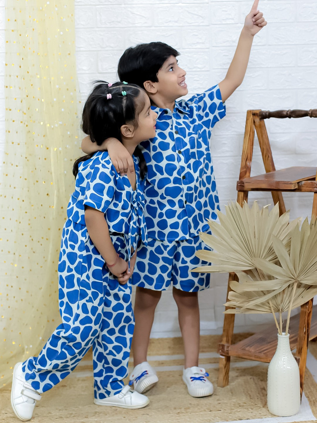 Unbind Blue Giraffe Print Sibling Co-Ord Set for Boys & Girls