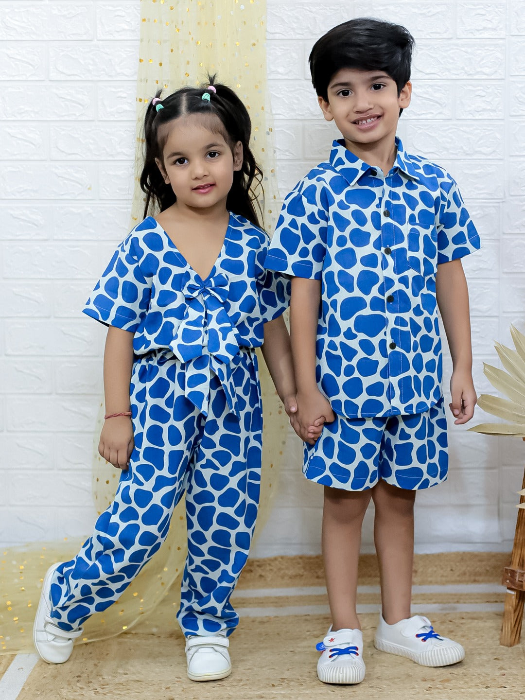 Unbind Blue Giraffe Print Sibling Co-Ord Set for Boys & Girls